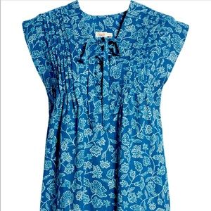 Faherty size medium shift dress.   Color is Navy Plains Floral.